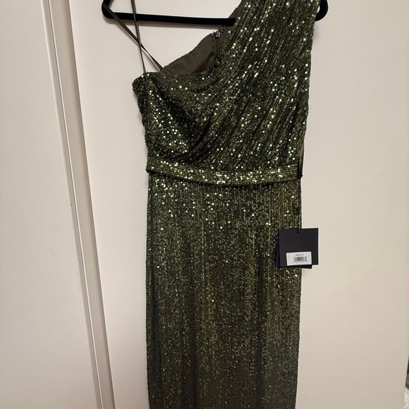 NWT | Mac Duggal 26694 Olive Sequined Gown Size 6 - Picture 5 of 11